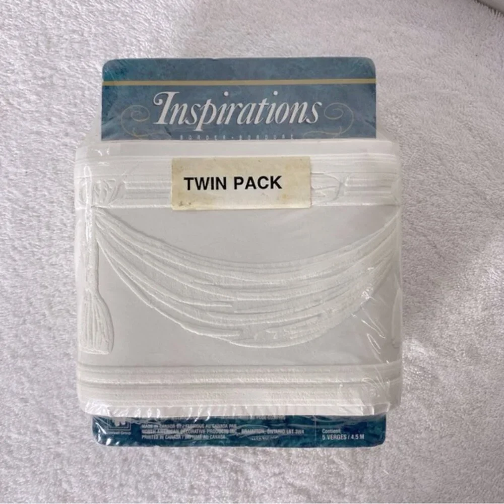 Vintage Inspirations White Textured Embossed Paintable Wallpaper Border Trim